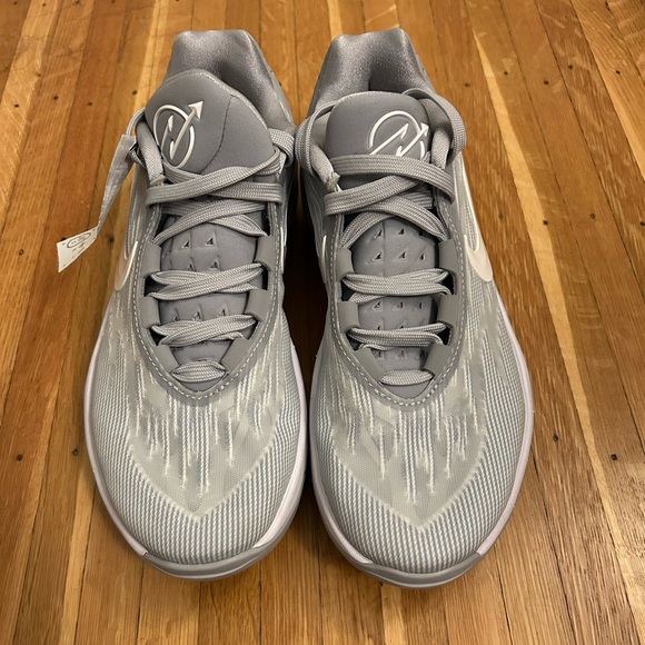 Nike GT cut 2 size 6 with box - Picture 2 of 6